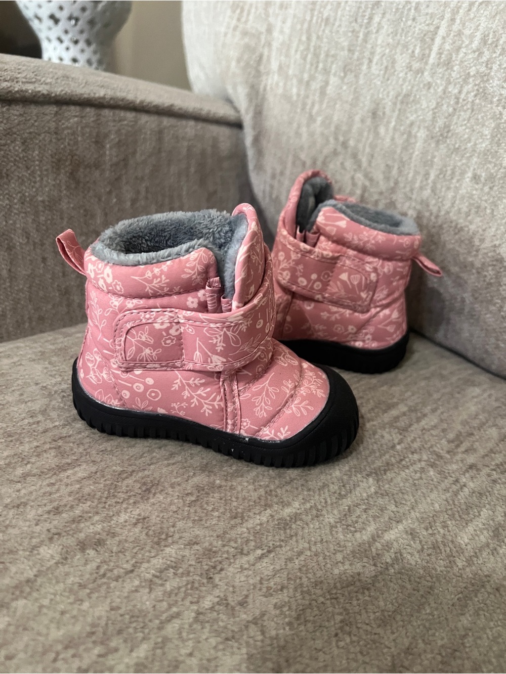 Toddler Pink Floral Snow Boots with Soft Gray Lining Size 4